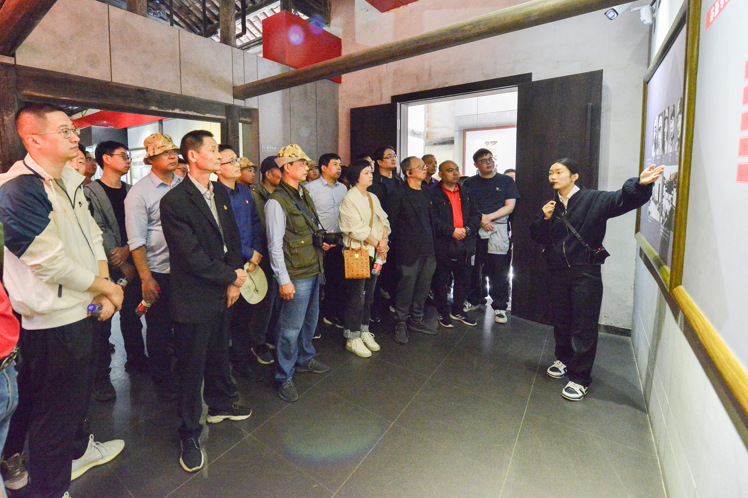 走訪紅色基地 領(lǐng)悟初心使命——巨人集團(tuán)黨委開(kāi)展黨建活動(dòng) 走訪紅色基地 領(lǐng)悟初心使命——巨人集團(tuán)黨委開(kāi)展黨建活動(dòng)