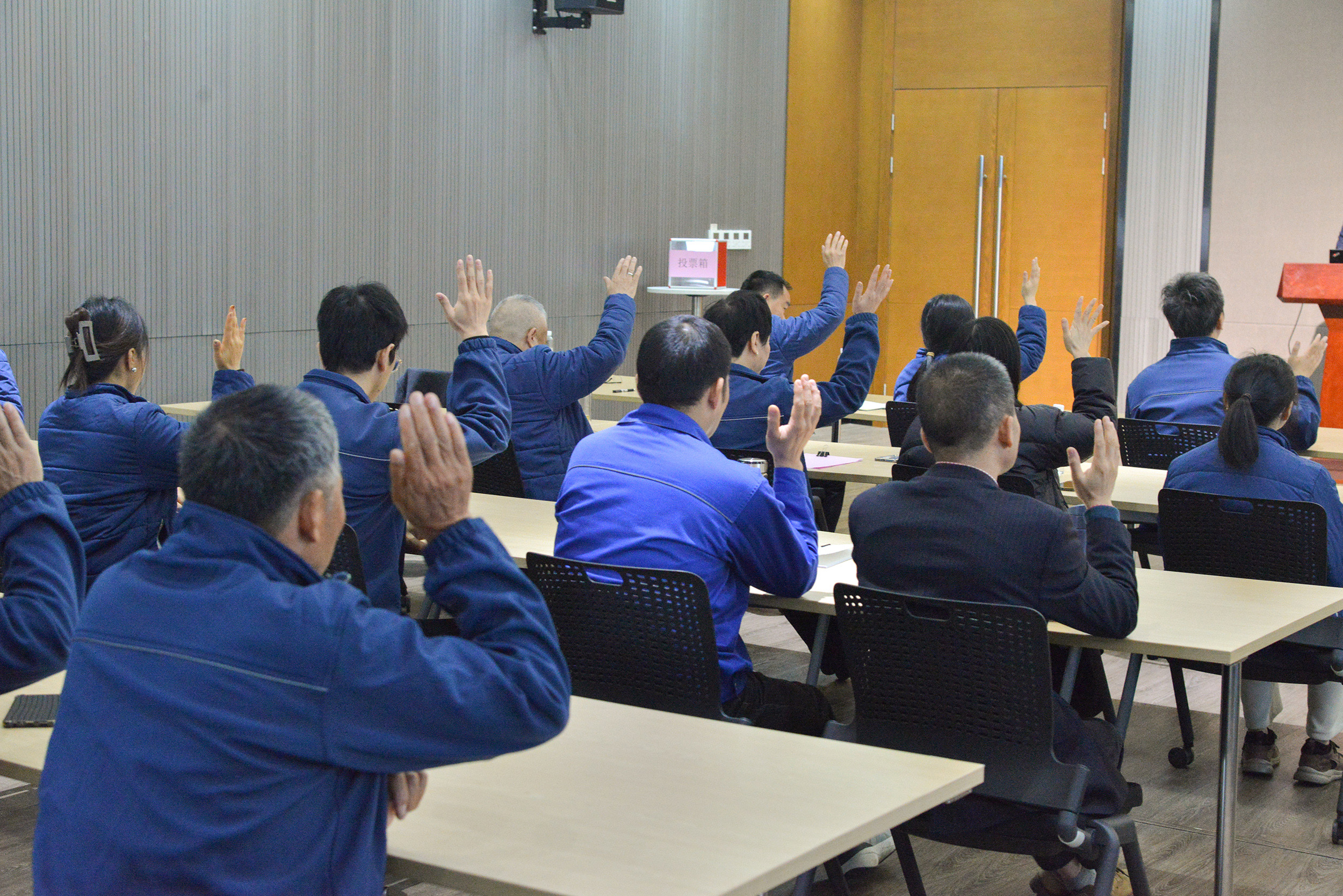 共建幸福家園 同創(chuàng)美好明天——巨人集團(tuán)第十一屆職代會(huì)召開(kāi) 共建幸福家園 同創(chuàng)美好明天——巨人集團(tuán)第十一屆職代會(huì)召開(kāi)