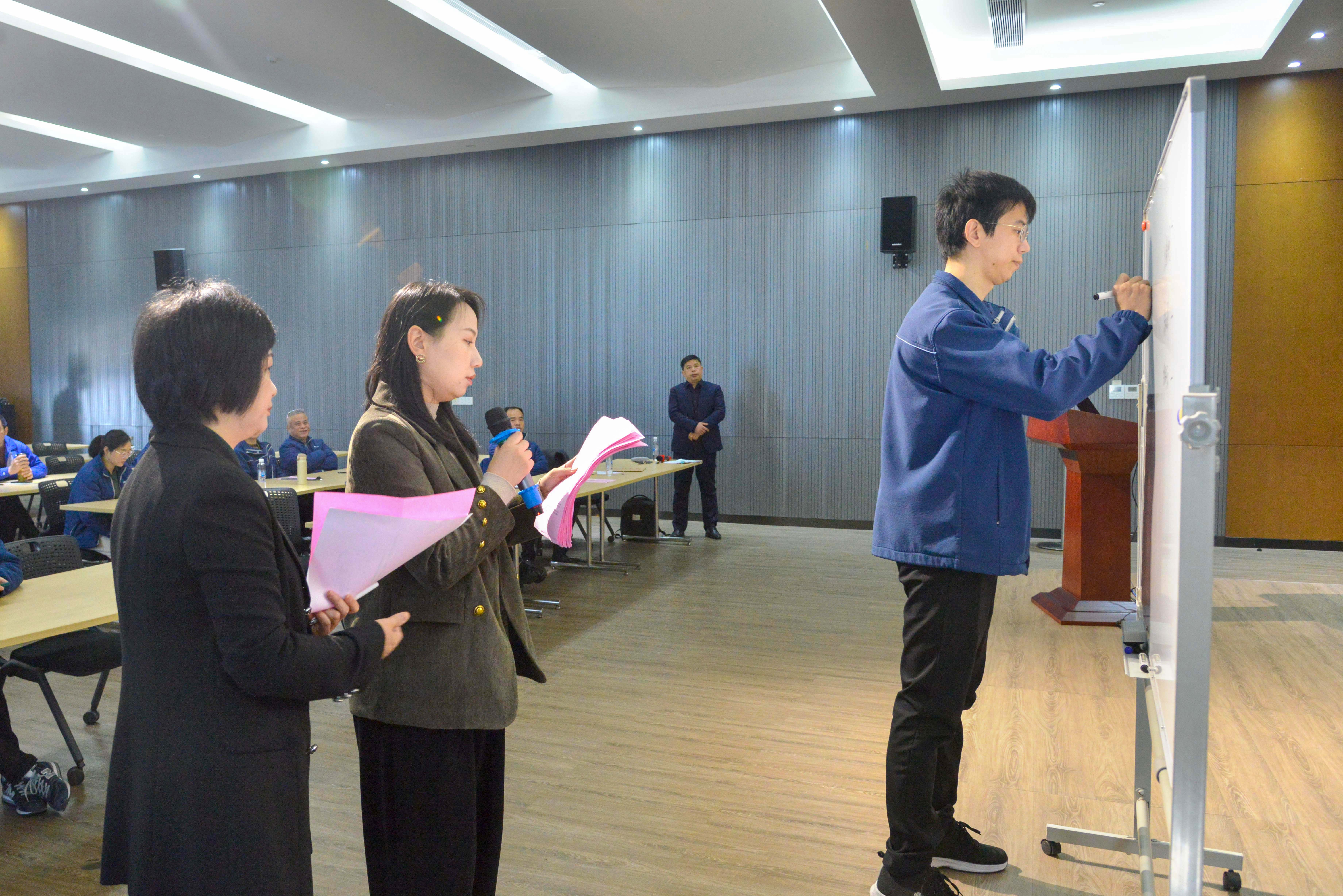 共建幸福家園 同創(chuàng)美好明天——巨人集團(tuán)第十一屆職代會(huì)召開(kāi) 共建幸福家園 同創(chuàng)美好明天——巨人集團(tuán)第十一屆職代會(huì)召開(kāi)