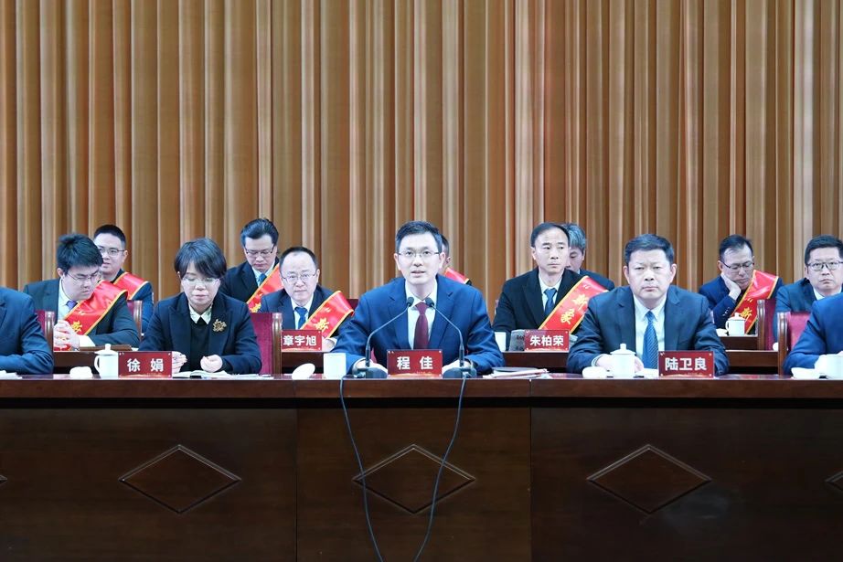 開(kāi)門紅 | 巨人集團(tuán)獲區(qū)多項(xiàng)表彰 開(kāi)門紅 | 巨人集團(tuán)獲區(qū)多項(xiàng)表彰