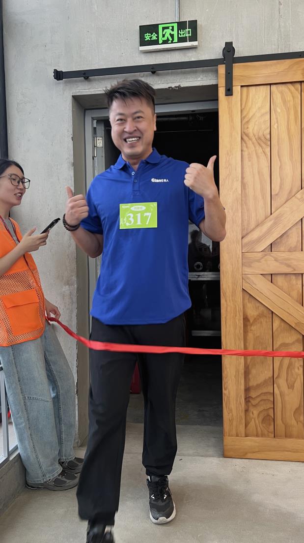 塔下再聚首 攀登勢正雄——巨龍電梯試驗塔第六屆登高跑開賽 塔下再聚首 攀登勢正雄——巨龍電梯試驗塔第六屆登高跑開賽